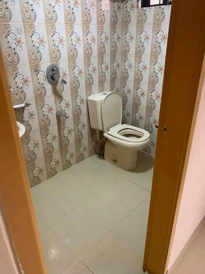 1 Seat in Master Bedroom in Bashundhara