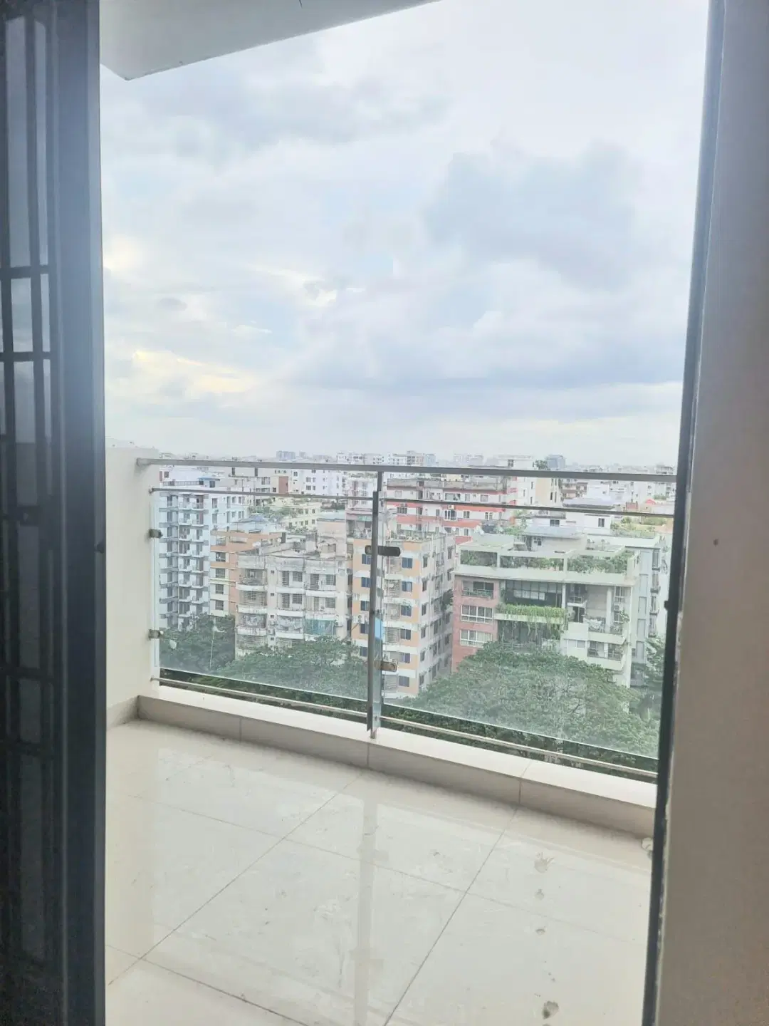 Luxury Flat Bashundhara (Brand New, Full City View)