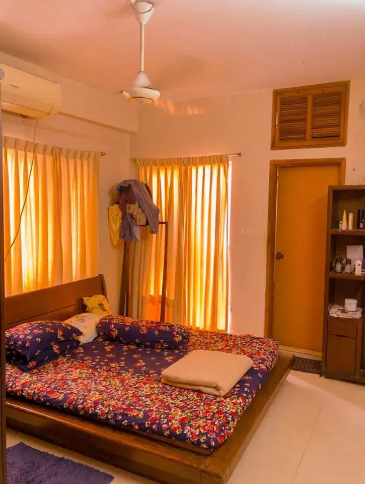 3 bedroom flat for family or female (rent negotiable)