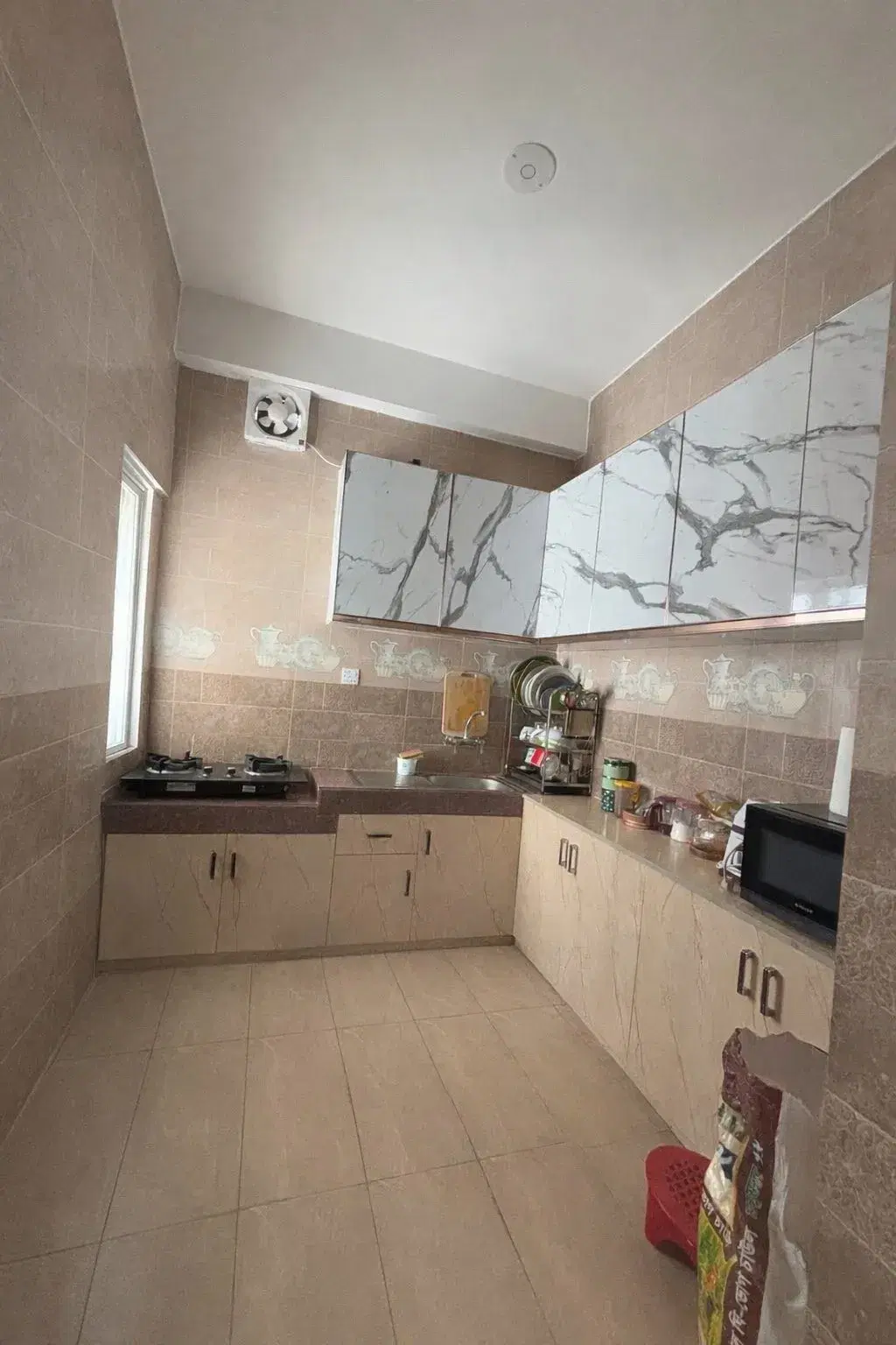 Female To-Let | Master Bedroom (Sharing Possible)