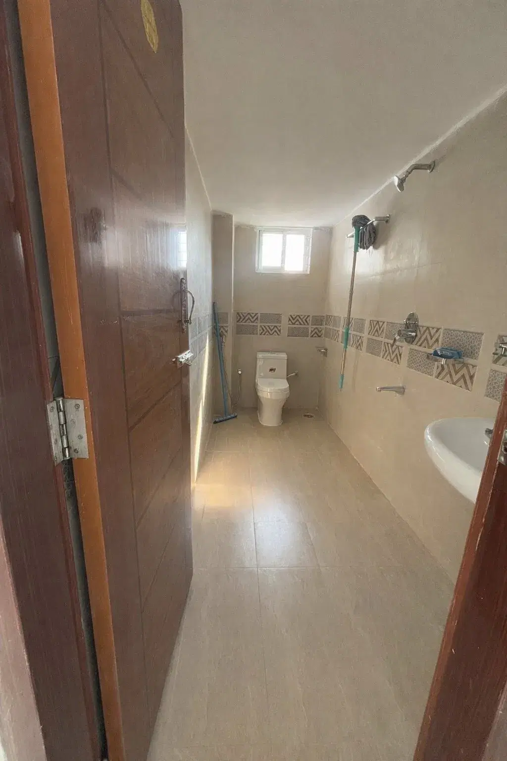 Female To-Let | Master Bedroom (Sharing Possible)