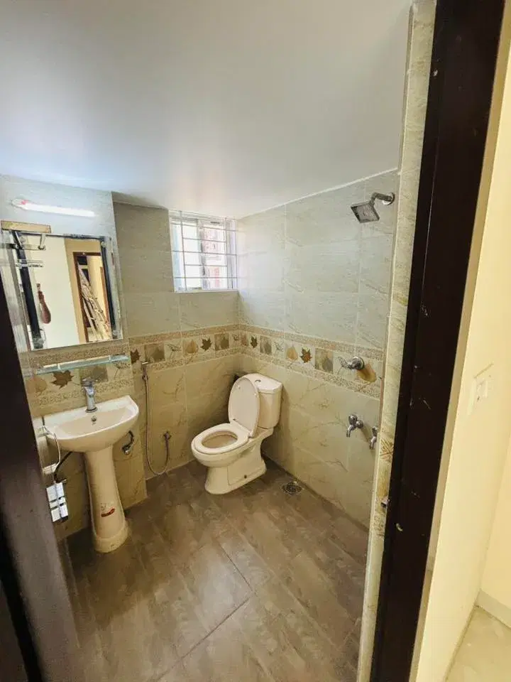 Semi-Master Bedroom (Female & Couples)