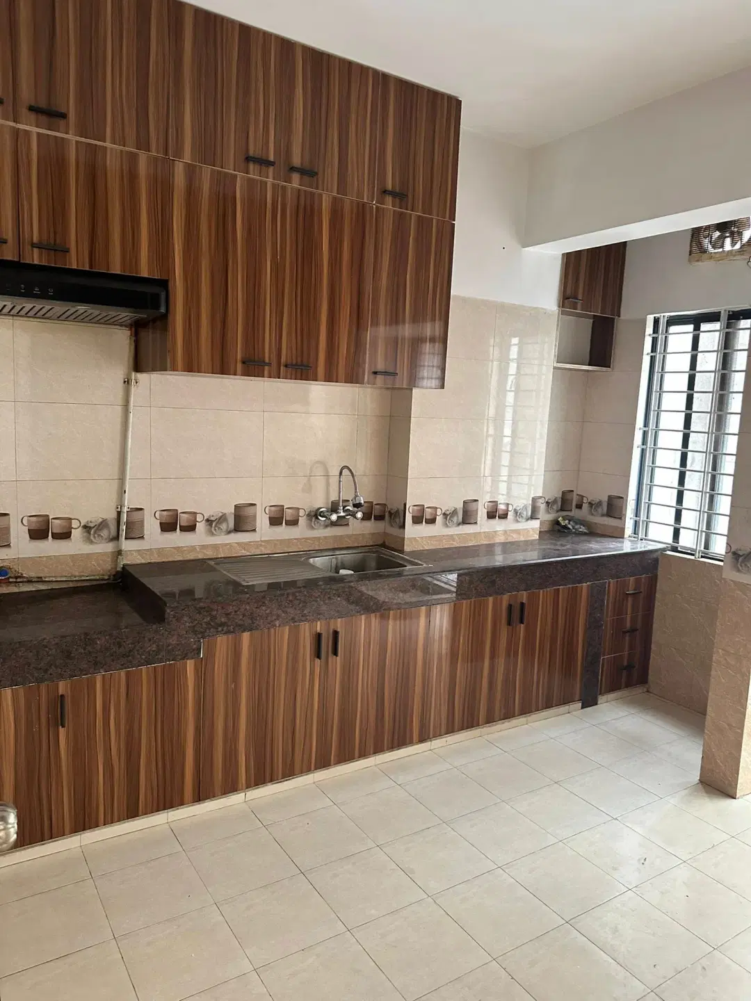 Semi-Master Bedroom Near NSU & IUB