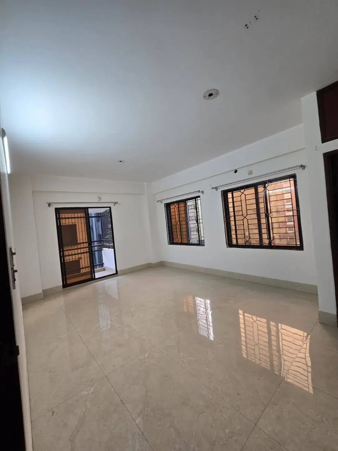 Girls-Only Master Bedroom (Attached Bath & Balcony)